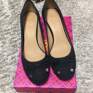 Tory Burch suede black pump